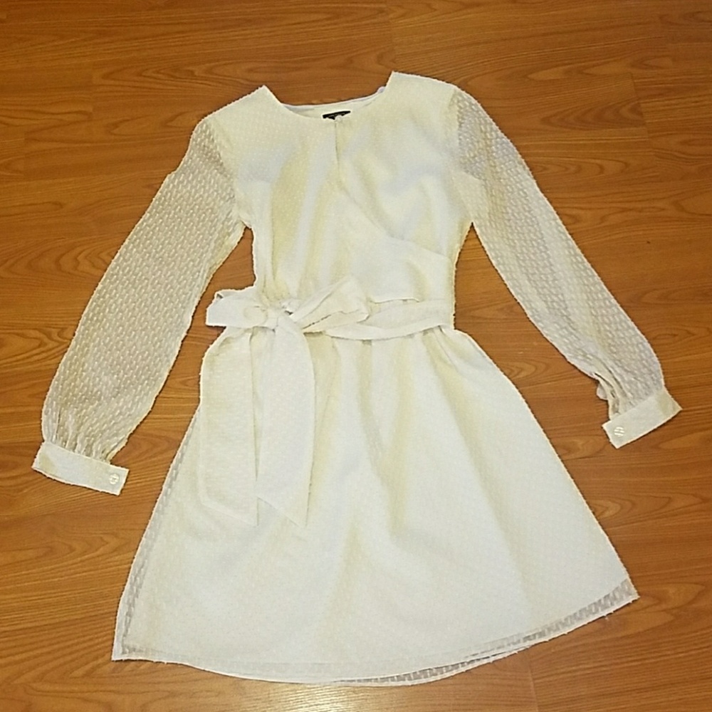 Ann Taylor elegant white wrap dress